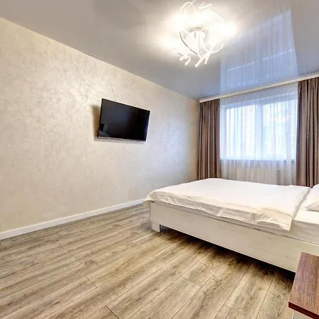 Апартаменти Voskresenska 18 , парковые озера