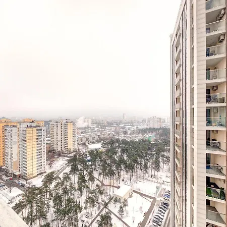 Voskresenska 18 , парковые озера Київ