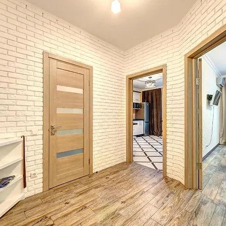 Апартаменти Voskresenska 18 , парковые озера *