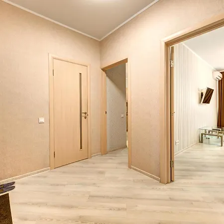 Апартаменти Voskresenska 18 , парковые озера *