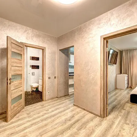 Апартаменти Voskresenska 18 , парковые озера *
