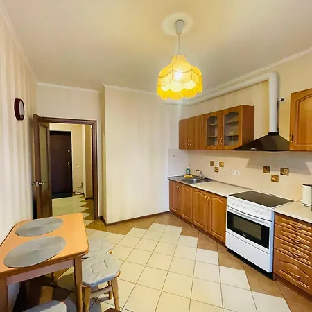 Апартаменти Voskresenska 18 , парковые озера *